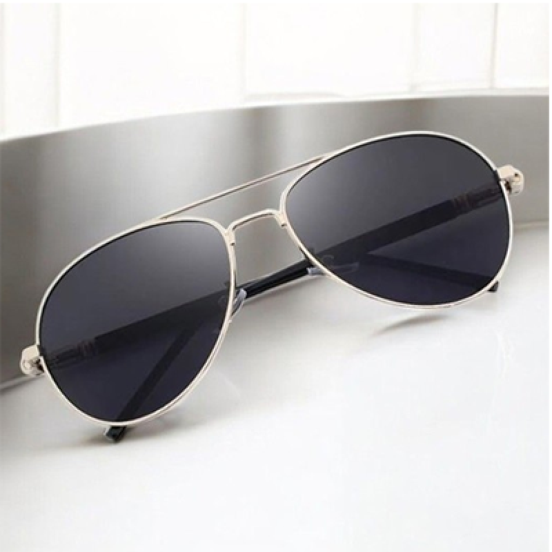 Sunglasses with Polarised and UV Protected Lens